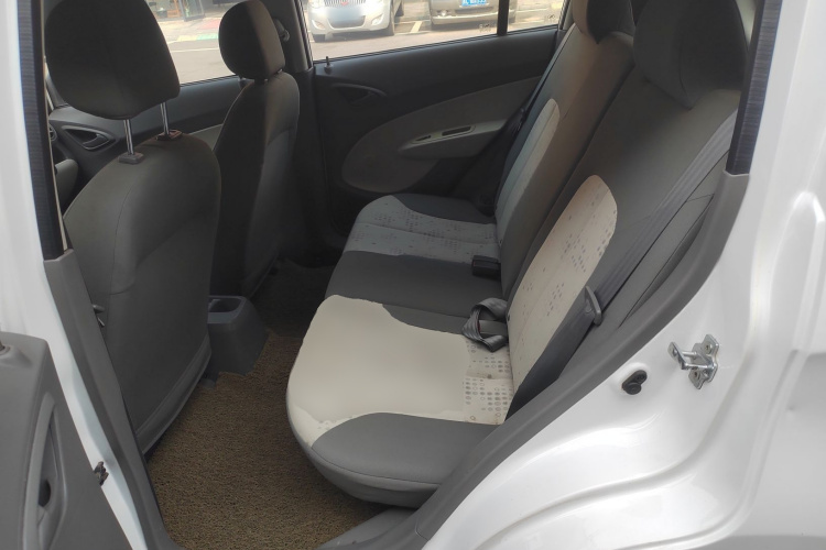 雪佛兰 赛欧 2013款 两厢 1.2L AMT理想版中控内饰21