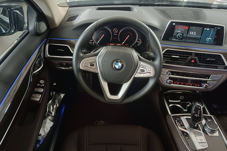 宝马7系 2016款 730Li 领先型中控内饰7002