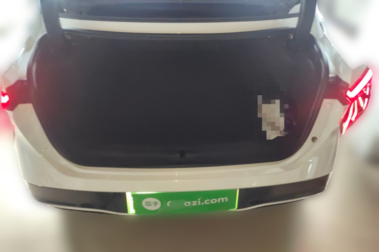 红旗EH7 2024款 690 Pro中控内饰23