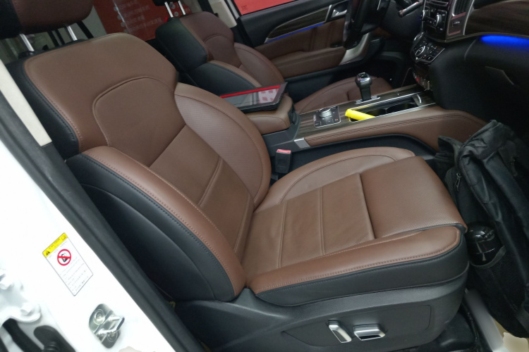 哈弗H9 2017款 2.0T 汽油四驱尊享型 5座局部细节41