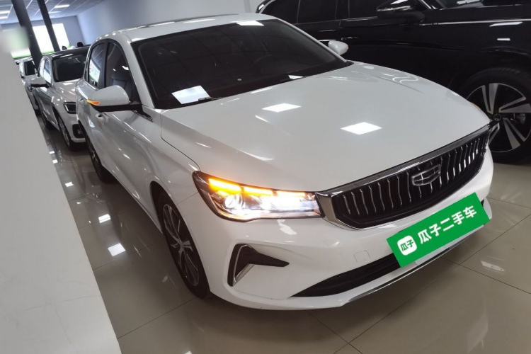 吉利汽车 帝豪 2023款 第4代冠军版 1.5L CVT尊贵型车身外观3