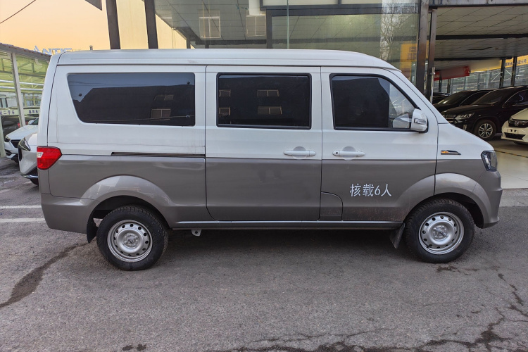 金杯 小海狮X30 2024款 1.5L 财富型客车 5/6/7座车身外观6003