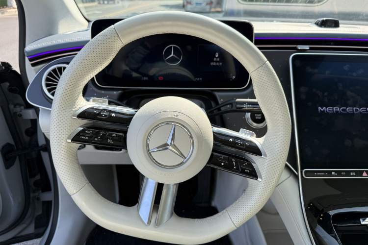 奔驰EQE 2022款 350 先型特别版中控内饰7005