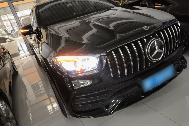 奔驰GLE轿跑 2020款 GLE 450 4MATIC 轿跑SUV 时尚型车身外观3