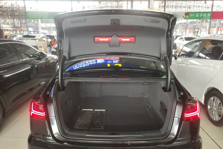 奥迪A6L 2018款 30周年年型 TFSI 进取型局部细节23