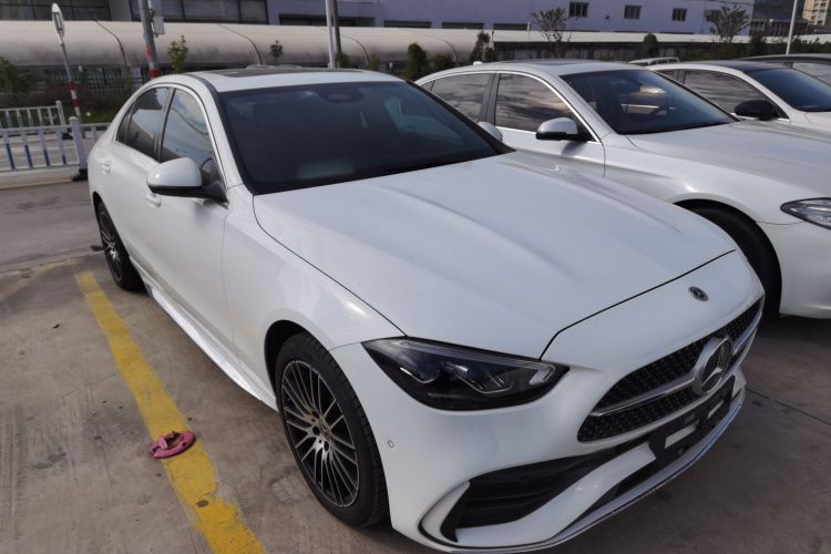 奔驰C级 2025款 C 200 L 运动版车身外观3