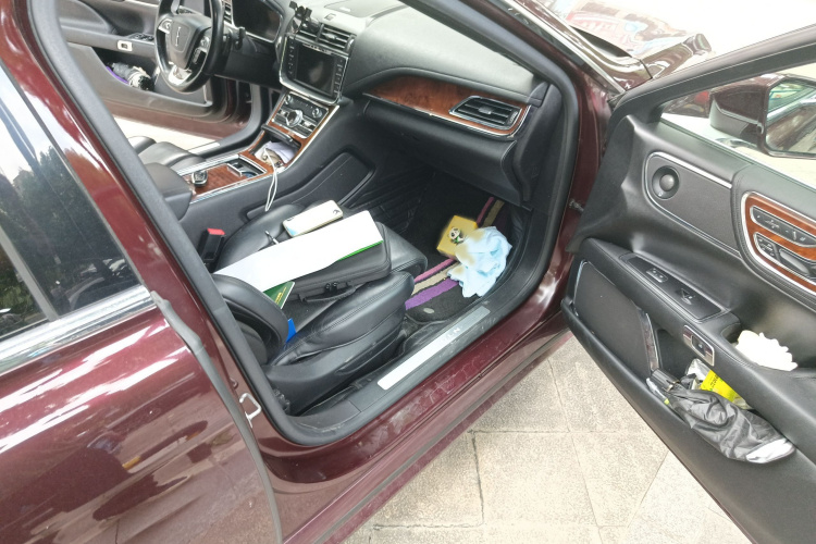 林肯大陆 2019款 2.0T 两驱尊耀版 国VI局部细节9005