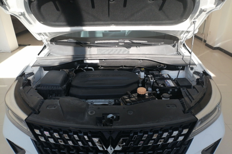 五菱汽车 五菱星驰 2022款 1.5L 手动自在型机舱底盘24