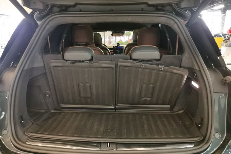 蔚来ES8 2024款 75kWh 行政版机舱底盘23