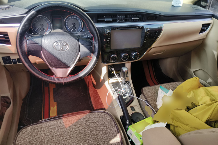 丰田 卡罗拉 2014款 1.6L CVT GL-i中控内饰12