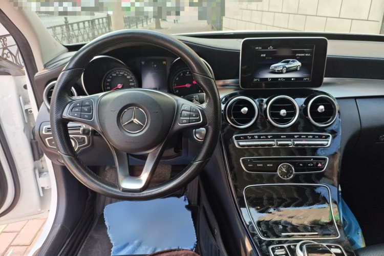 奔驰C级 2018款 C 200 L 运动版局部细节13