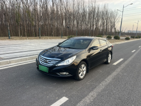 现代 索纳塔 2011款 2.0L 自动时尚版