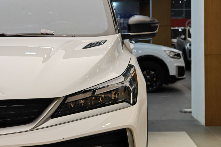 吉利汽车 2025款 缤越L 1.5TD DCT星耀车身外观6006