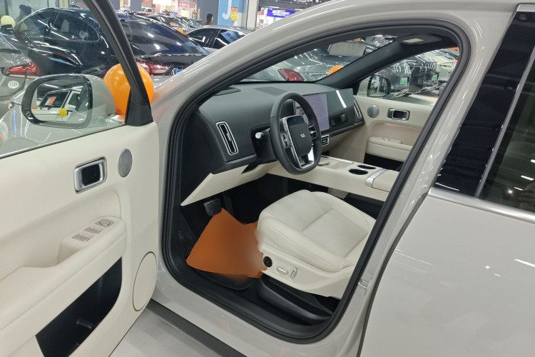 理想汽车 理想L6 2024款 Pro中控内饰20