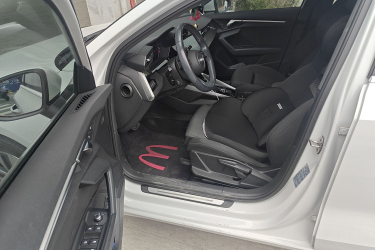 奥迪A3 2021款 Sportback 35 TFSI 进取致雅型中控内饰20