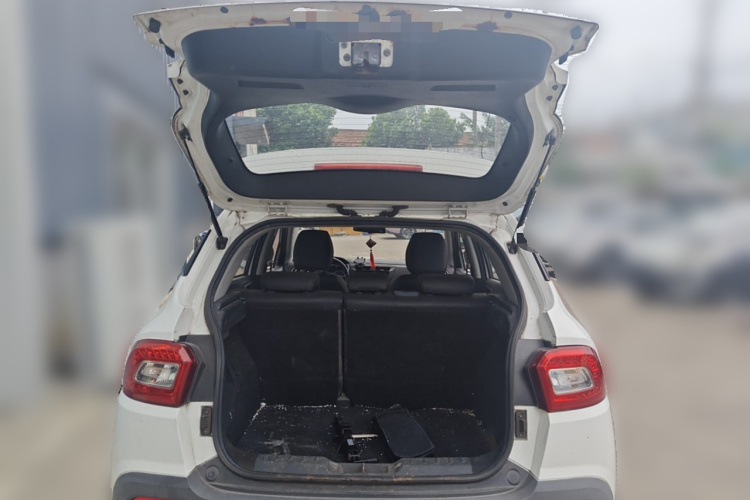 中华V3 2016款 1.5L 自动舒适型局部细节23