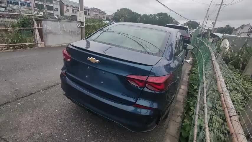 雪佛兰 科鲁泽 2023款 1.3T 轻混自动尊享版实拍1