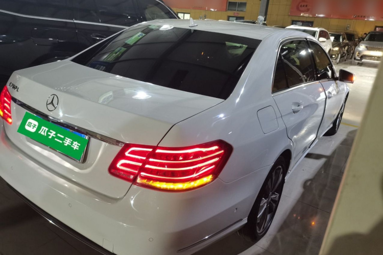奔驰E级 2014款 E 260 L 运动型车身外观7