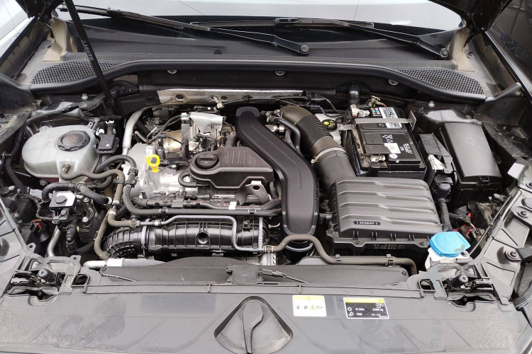 奥迪Q2L 2023款 35TFSI 豪华动感型机舱底盘24