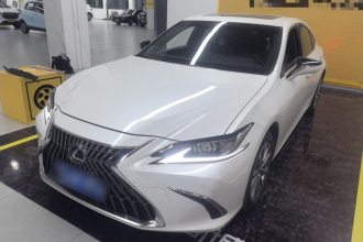 雷克萨斯ES 2022款 200 卓越版