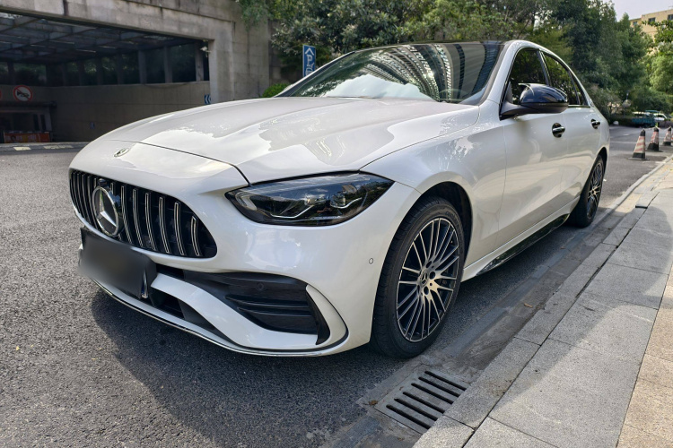 奔驰C级 2022款 改款 C 260 L 运动版车身外观1
