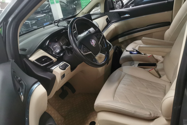 别克GL8 2023款 陆上公务舱 智慧尊贵型中控内饰19