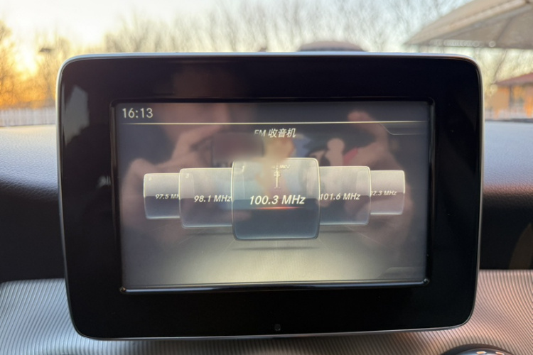 奔驰GLA 2016款 GLA 200 动感型中控内饰7006