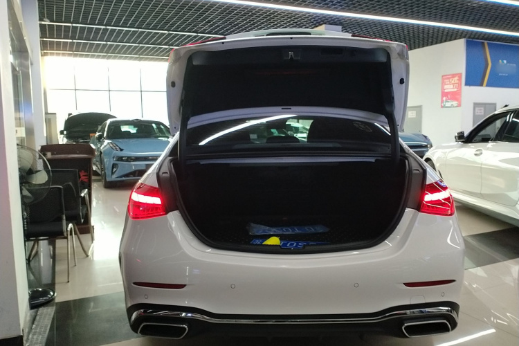 奔驰C级 2023款 改款二 C 260 L 运动版局部细节23