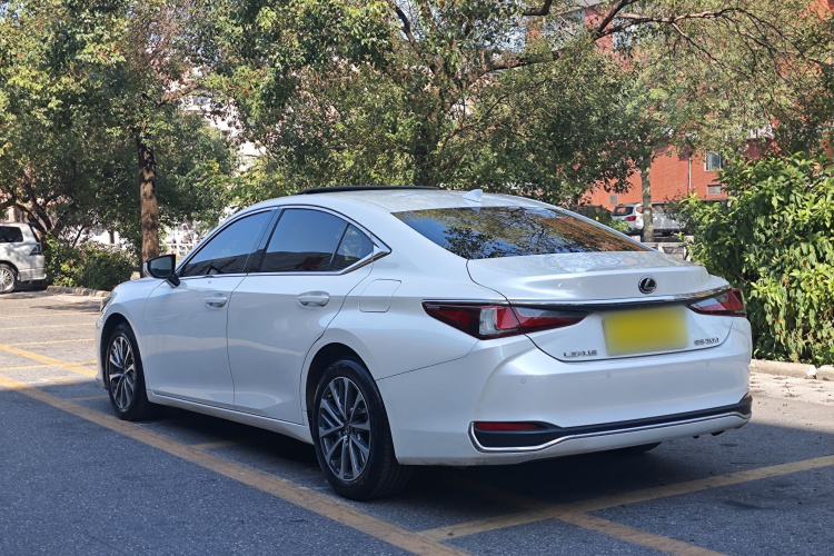 雷克萨斯ES 2023款 200 豪华版车身外观6003