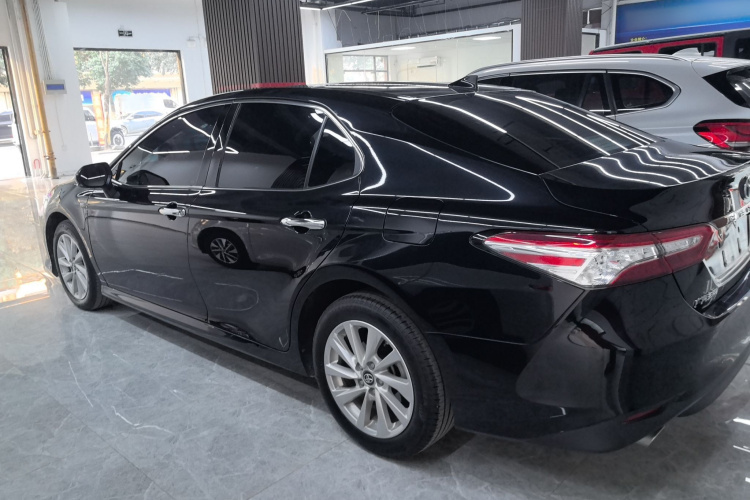 丰田 凯美瑞 2021款 2.0G 豪华版车身外观4