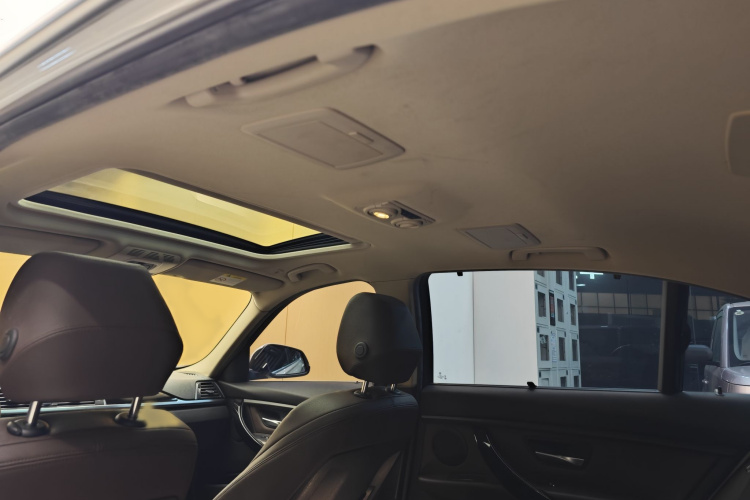 宝马3系 2018款 320Li 时尚型中控内饰7012