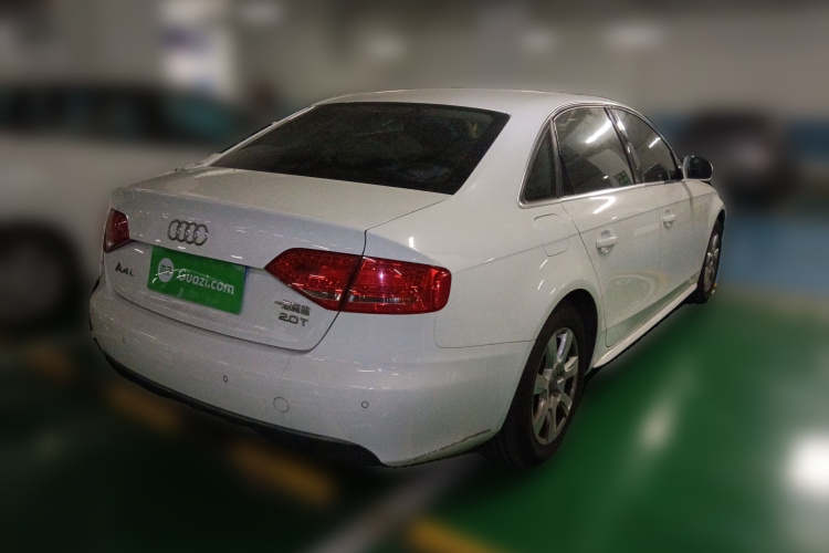 奥迪A4L 2010款 2.0 TFSI 舒适型车身外观7