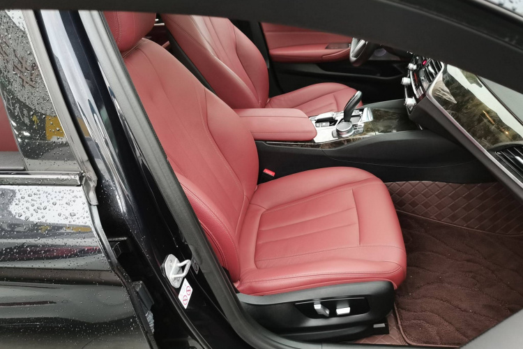 宝马5系 2018款 改款 530Li 领先型 M运动套装局部细节41