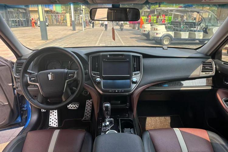 丰田 皇冠 2017款 2.0T 运动版中控内饰12
