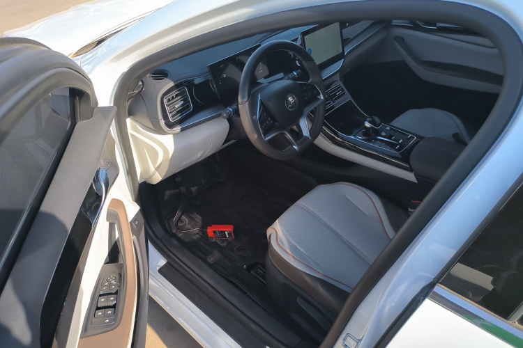 比亚迪 秦PLUS 2023款 冠军版 EV 420KM领先型中控内饰20