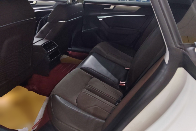 奥迪A7L 2022款 45 TFSI S-line 筑梦新生版中控内饰21