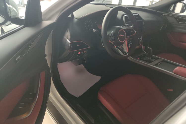 捷豹XEL 2024款 2.0T 250PS R-DYNAMIC S进取运动版中控内饰19