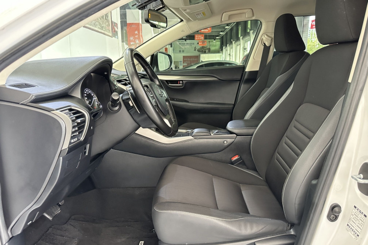 雷克萨斯NX 2020款 200 前驱 锋行版 国VI中控内饰7003