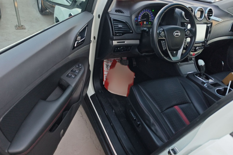 比亚迪S7 2015款 2.0T 自动尊贵型中控内饰7002