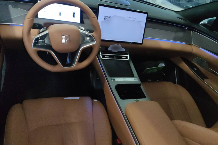 比亚迪 汉L 2025款 DM-p 四驱激光雷达旗舰型中控内饰7002