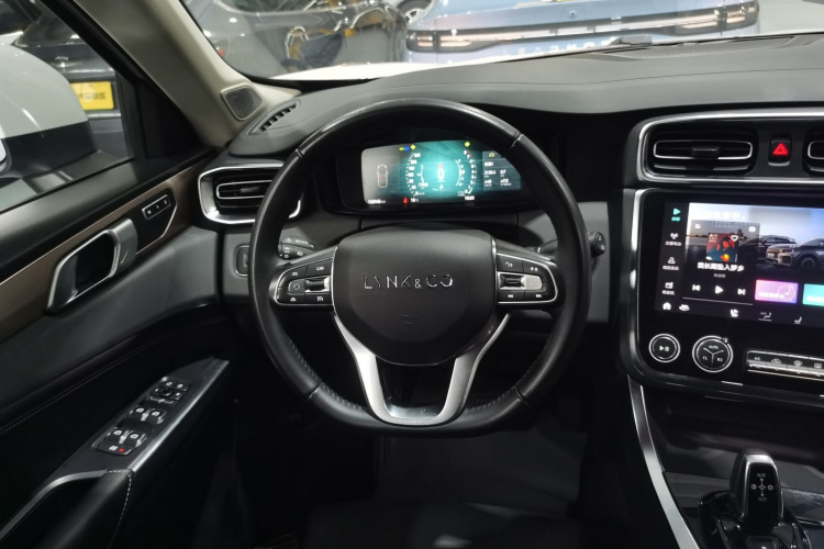 领克01 2019款 2.0T 两驱型Pro版 国VI中控内饰13