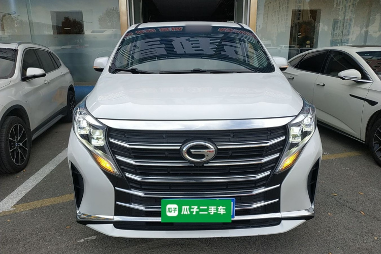 广汽传祺 传祺M8 2023款 领秀系列 390T 豪华版车身外观2