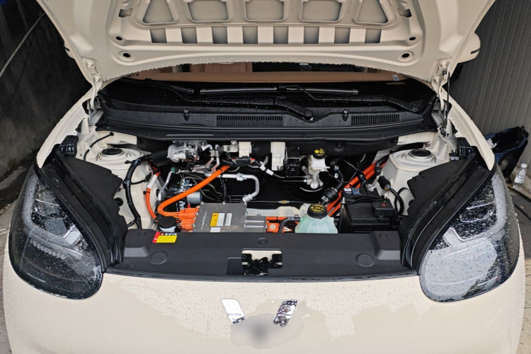 五菱汽车 五菱缤果 2025款 333km 悦享款机舱底盘24