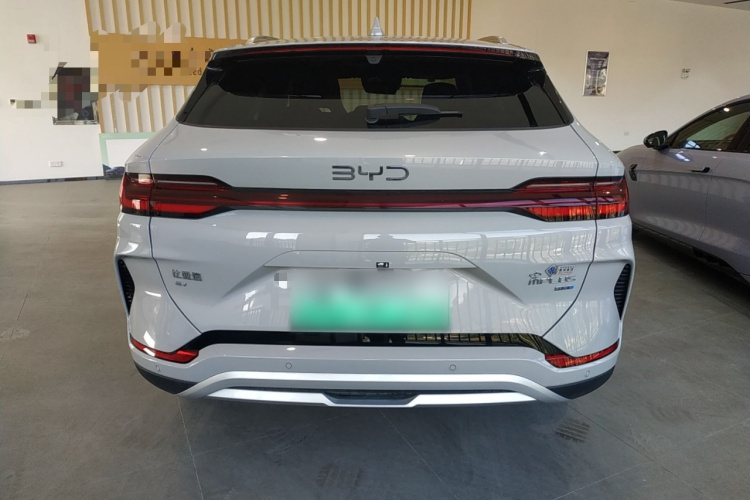 比亚迪 宋PLUS新能源 2025款 EV 智驾版 605km 旗舰型车身外观6