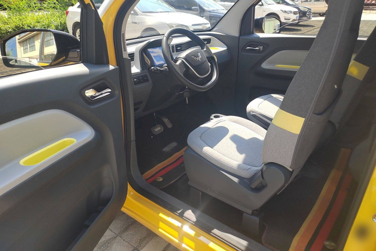 五菱汽车 宏光MINIEV 2021款 马卡龙时尚款 磷酸铁锂中控内饰7003