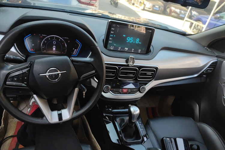 海马S5 2019款 160 手动豪华型中控内饰7002