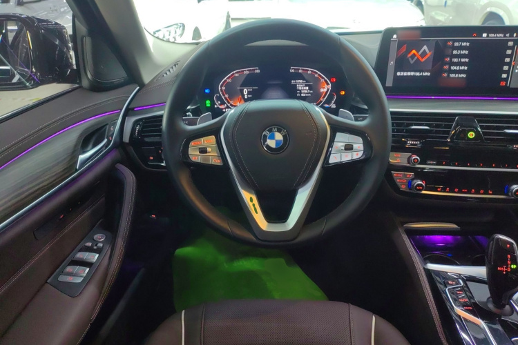 宝马5系 2023款 改款 530Li 领先型 豪华套装中控内饰13