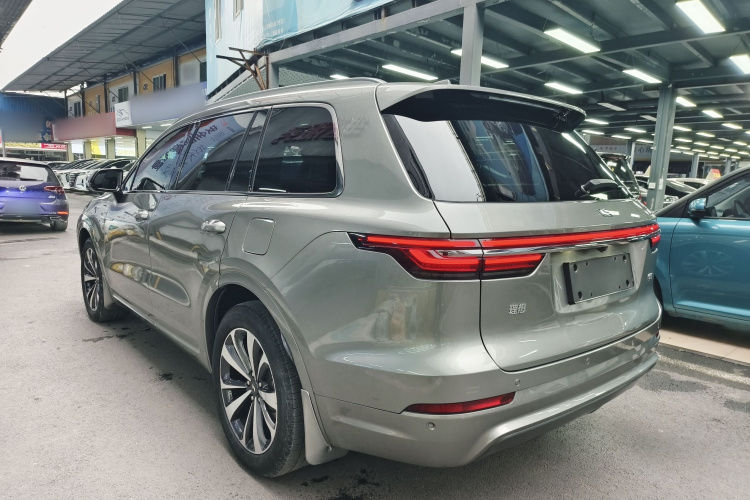 理想汽车 理想ONE 2020款 增程6座版车身外观6008