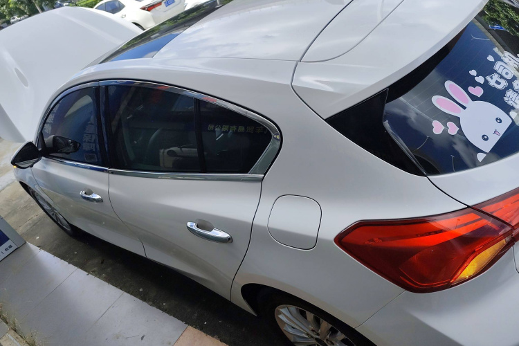 福特 福克斯 2019款 两厢 EcoBoost 180 自动锋潮型车身外观4