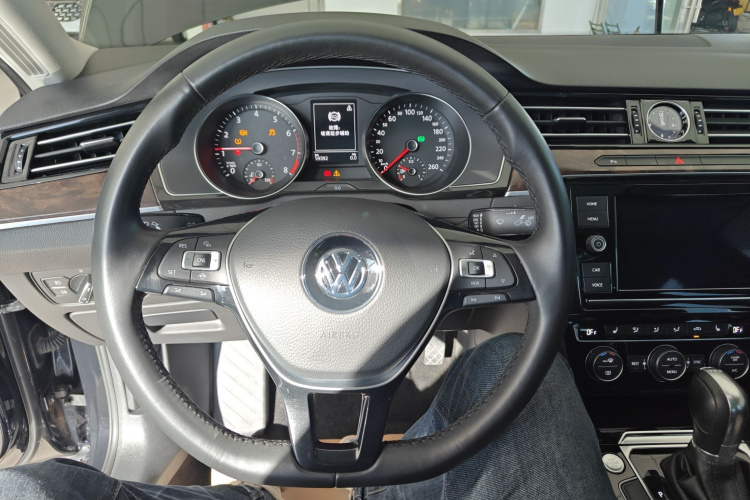 大众 迈腾 2019款 330TSI DSG 豪华型 国V中控内饰13
